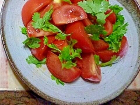 トマトとパクチーのオリーブオイルソース